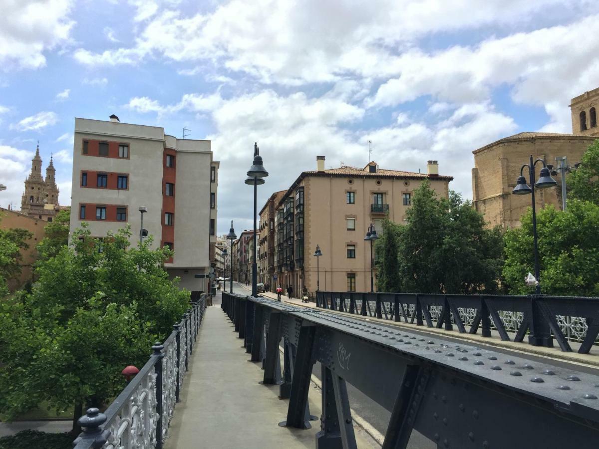 Centro Historico - Muralla Revellin Логроньо Экстерьер фото